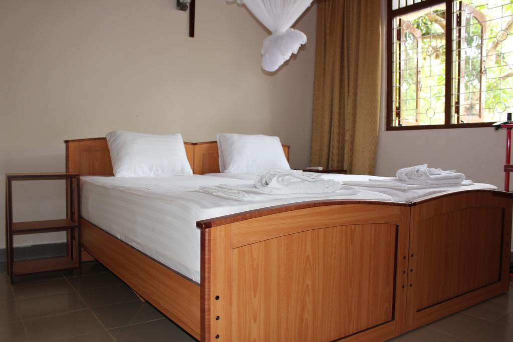 Sunshine Tourist Rest Hotel Анурадхапура Екстериор снимка